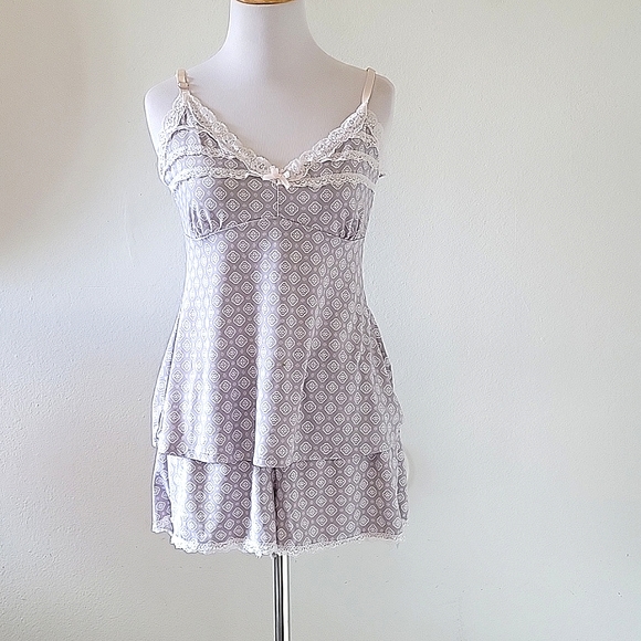 Maralyn Monroe Other - ✨️4/$25✨️ SALE MARALYN MONROE pajama set. M